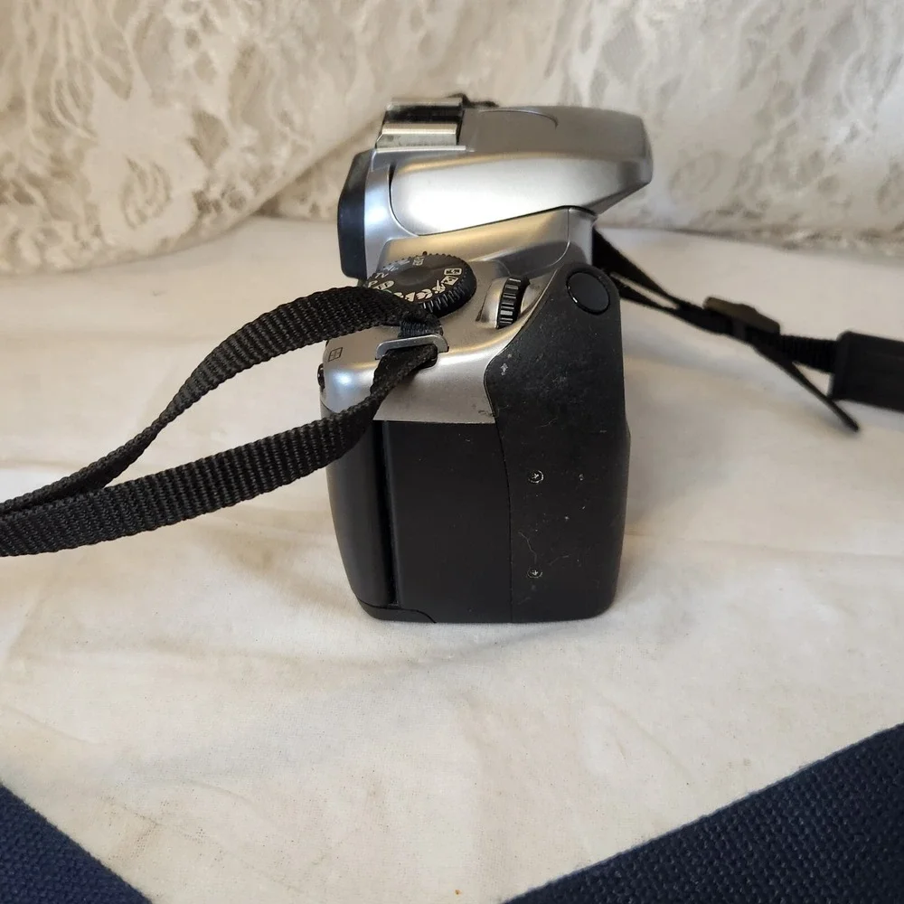 Canon EOS K2 REBEL 35mm SLR Camera Silver Body Only Untested For Parts Or Repair